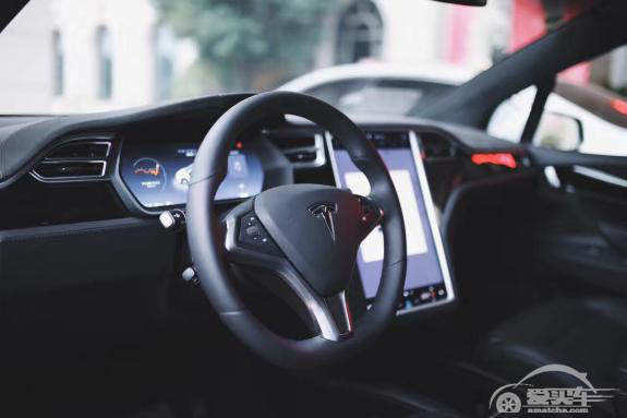 特斯拉“千里回乡路” 温暖游子归家之行