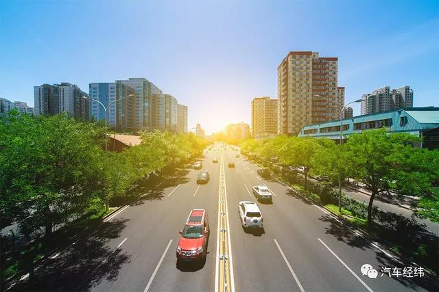  车市遇冷！上汽荣威会是冬天里的一把火吗？ 