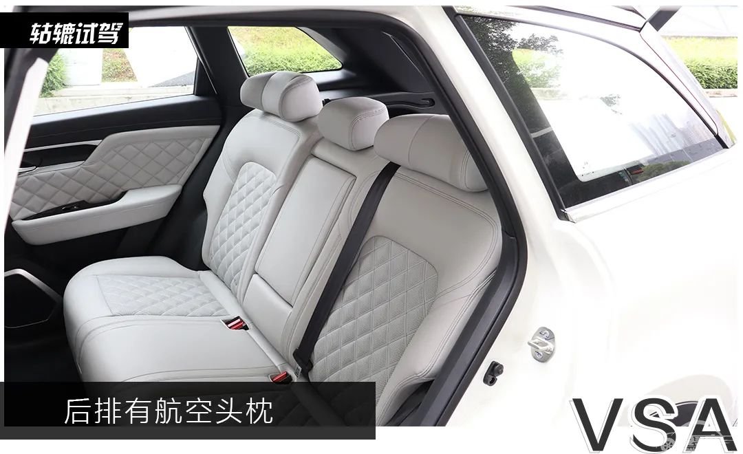 轱辘试驾|颜值、智能、操控、品质，该选谁？启辰星：我不做选择题