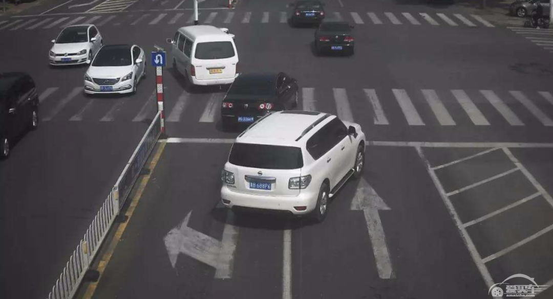 别怪我路怒症！碰上各类“欠揍”开车行为真不能忍