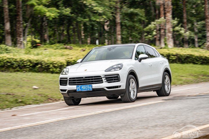 试驾最优雅的保时捷SUV，Cayenne Coupe 3.0T值不值得买？