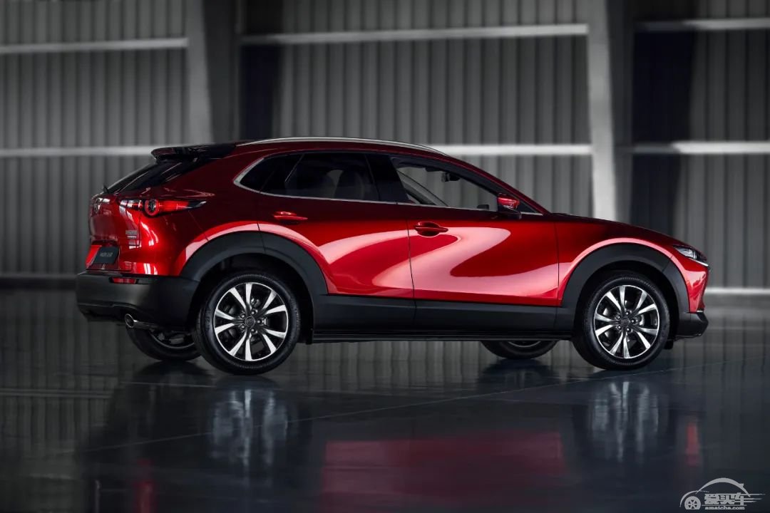 全系2.0L/有手动挡！12.99万起售的马自达CX-30，要对标C-HR？