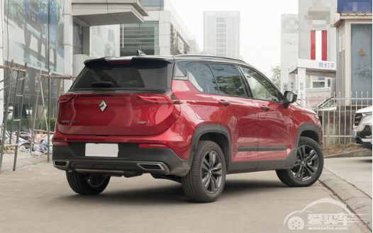 长安CS75 PLUS遇对手，新宝骏RS-5强动力版上市，1.5T爆发
