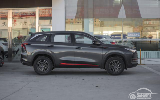 长安CS75 PLUS遇对手，新宝骏RS-5强动力版上市，1.5T爆发