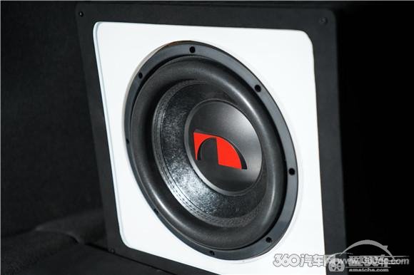 广汽讴歌TLX-L变身发烧音改样车 带来视觉与听觉的双重冲击