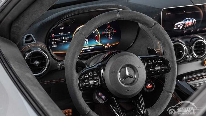 AMG GT黑系列搭全新V8发动机3.2秒破百 成都车展首发