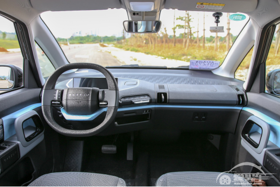 新宝骏E300电动车怎么样，满足你同时拥有智能和安全