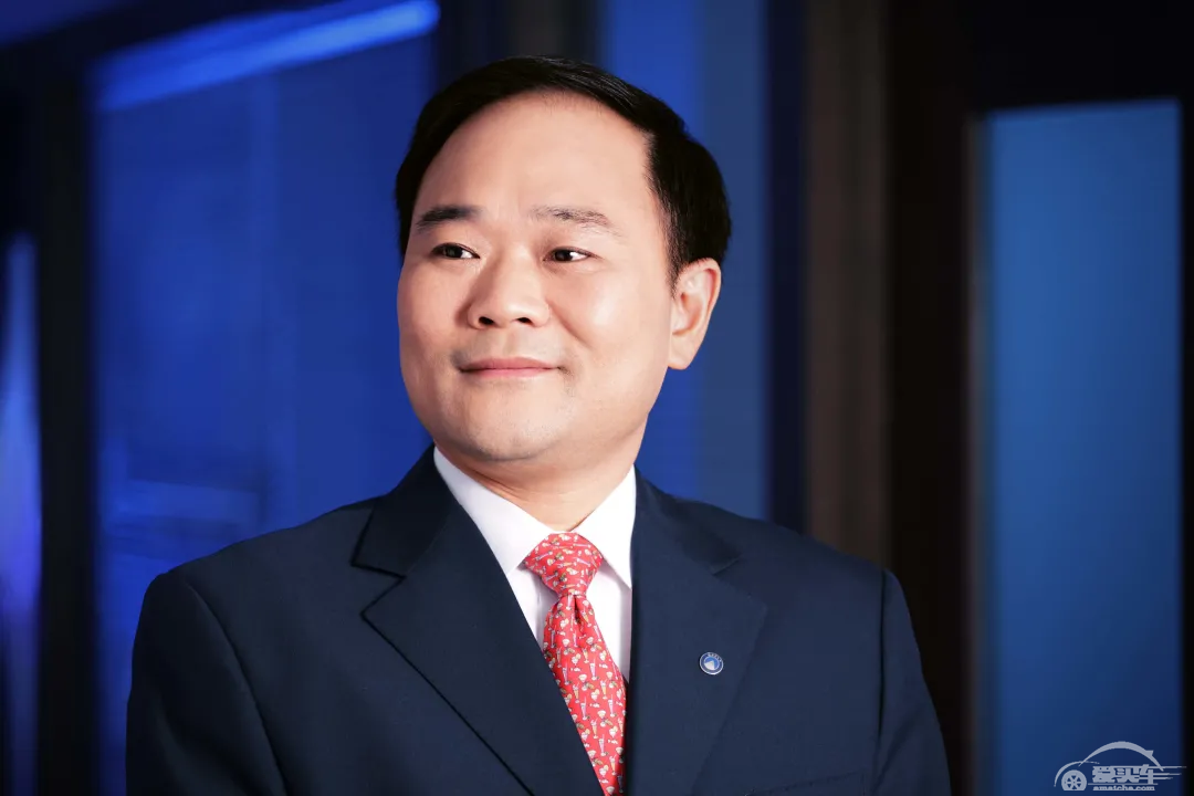 狂妄的李想，谦逊的李书福，谁在真正抓住了未来？