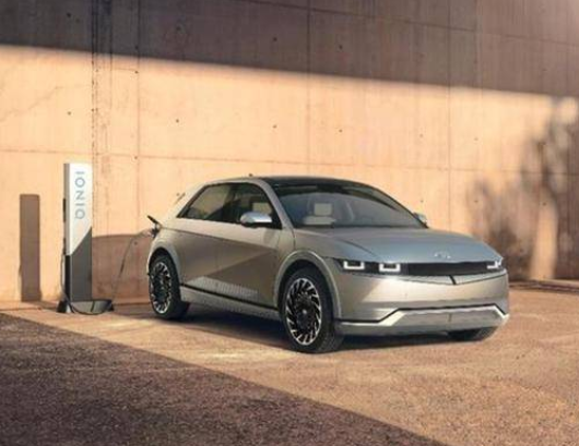  又一新纯电品牌发布，IONIQ5官宣，未来感十足 