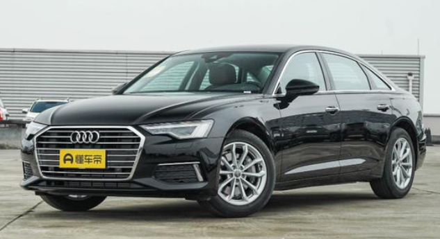  2021款奥迪A6L，轴距3024毫米，空间大，行驶品质高 