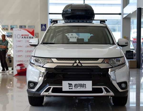  7.5L油耗，能选7座，92号油日系7座SUV，实拍欧蓝德 