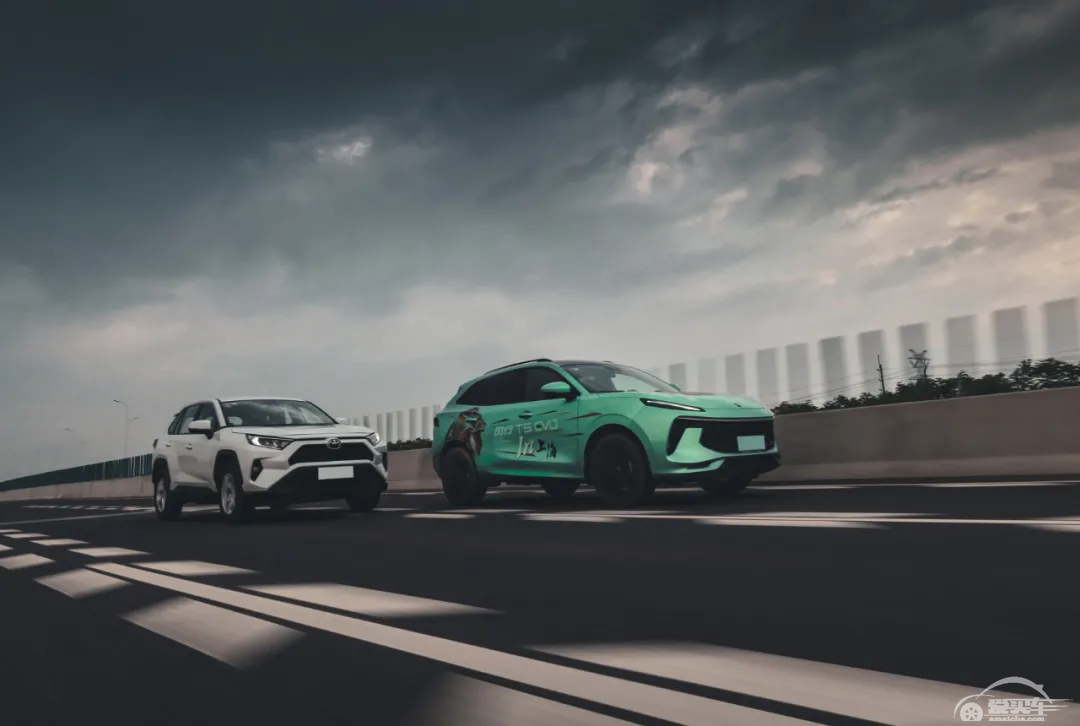 20岁小伙该选谁？东风风行T5 EVO和一汽丰田RAV4一决高下！