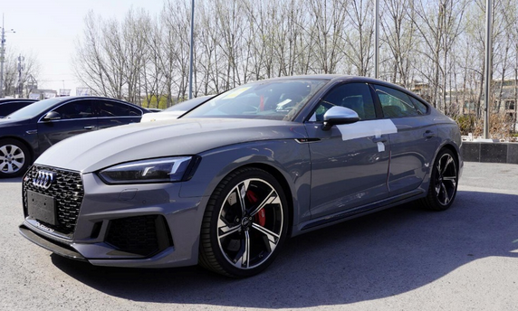  试驾奥迪“狠角色”：2.9T+V6，随便一脚油门去哪撒欢都行 
