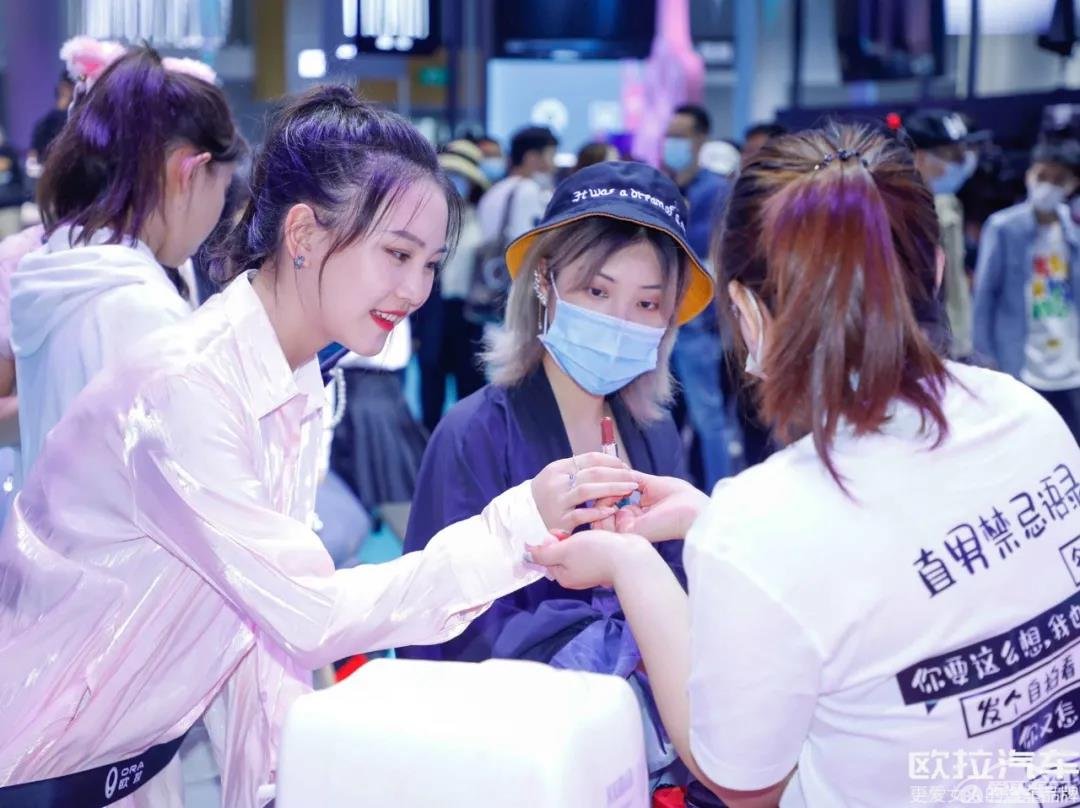 欧拉芭蕾猫刷屏了！更爱女人的汽车品牌，车展上“搞事情”？