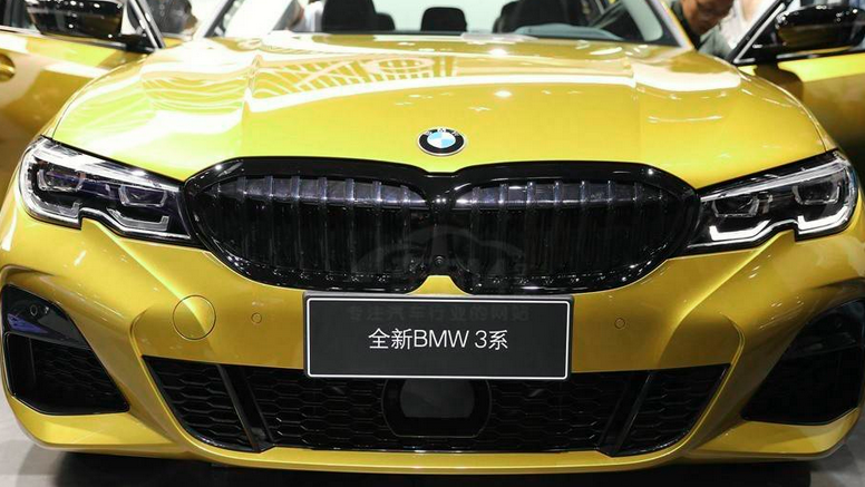  全新奔驰C级定价虚高 3系和A4L乐开了花 