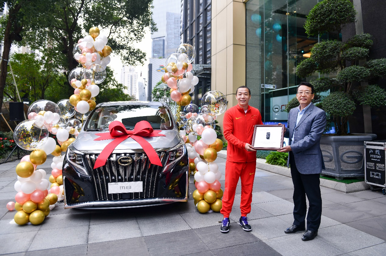  国产豪华MPV的天花板，广汽传祺M8加推大师旗舰版、四座御享版！ 