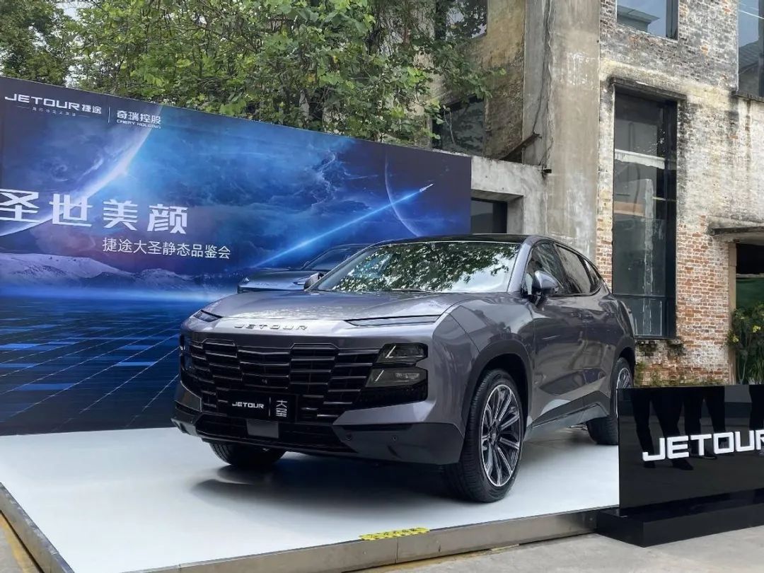  7秒级破百/油耗仅5L，国产混动SUV“总攻”打响 