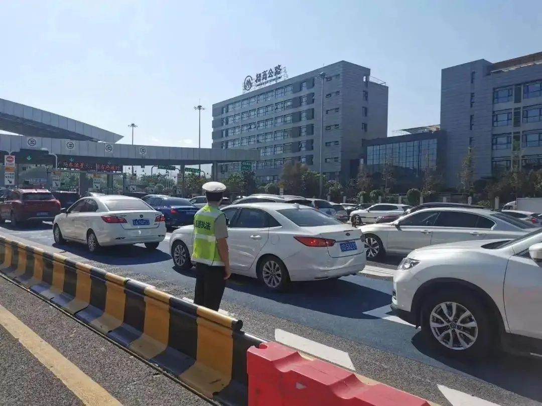  电车堵到没电叫拖车？十一返程高峰你应该注意这几点！ 