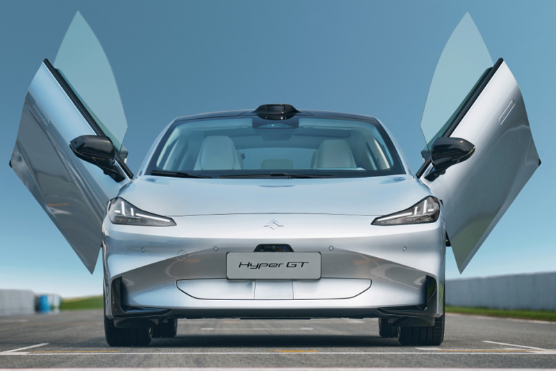 激发身上的荷尔蒙，Hyper GT在赛场上叫嚣特斯拉Model 3 
