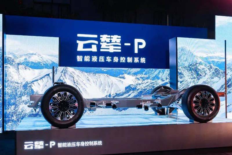  四轮高度独立可调，涉水、飞坡从容应对，仰望U8的底气从何而来？ 