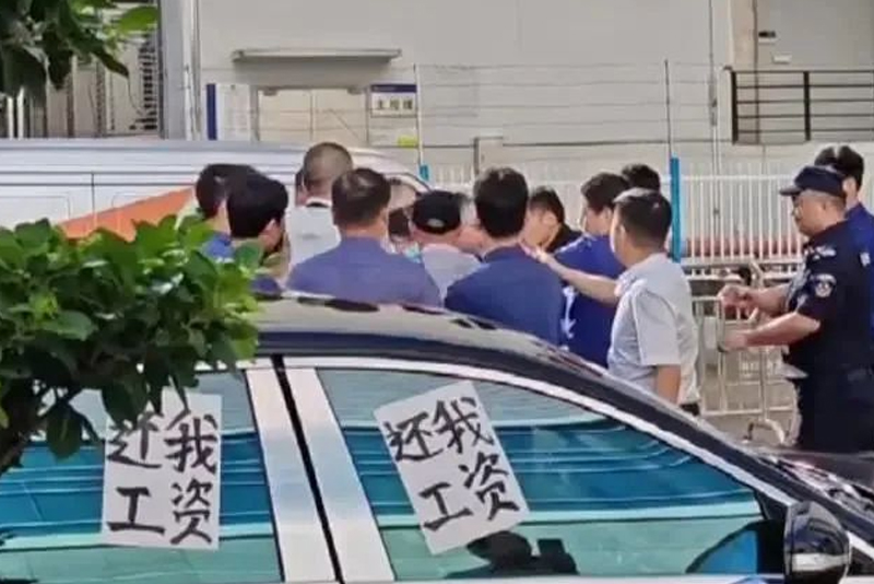  宝能汽车，四面楚歌 