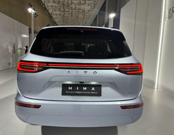 问界新M7 Ultra上市，智驾、底盘升级，6月交付目标2万台！