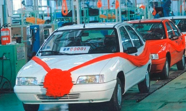 富康06申报图曝光，神龙汽车要推全新品牌“示界”碰瓷华为？