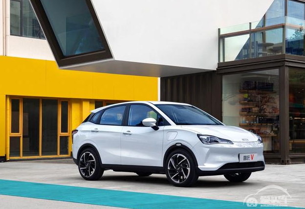 十万能只能买代步车？不存在，这两款自主车型颠覆你的家用车标准