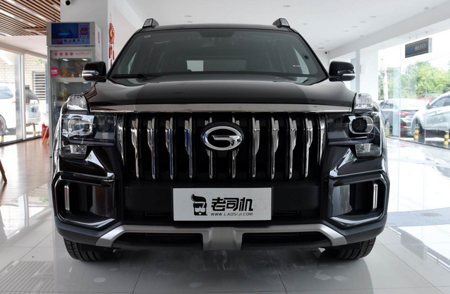 7座变大5座，更轻巧更省油，2.0T中型低价SUV，带
