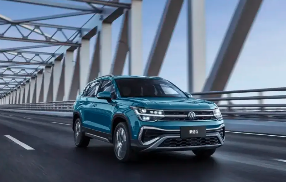 2025款标致408X上市，跨界猎装设计，15万多起步，